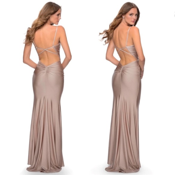 La Femme Strappy Back Ruched Trumpet Gown Maxi Dress 28398 in Nude Size 8 NWT - Picture 2 of 4